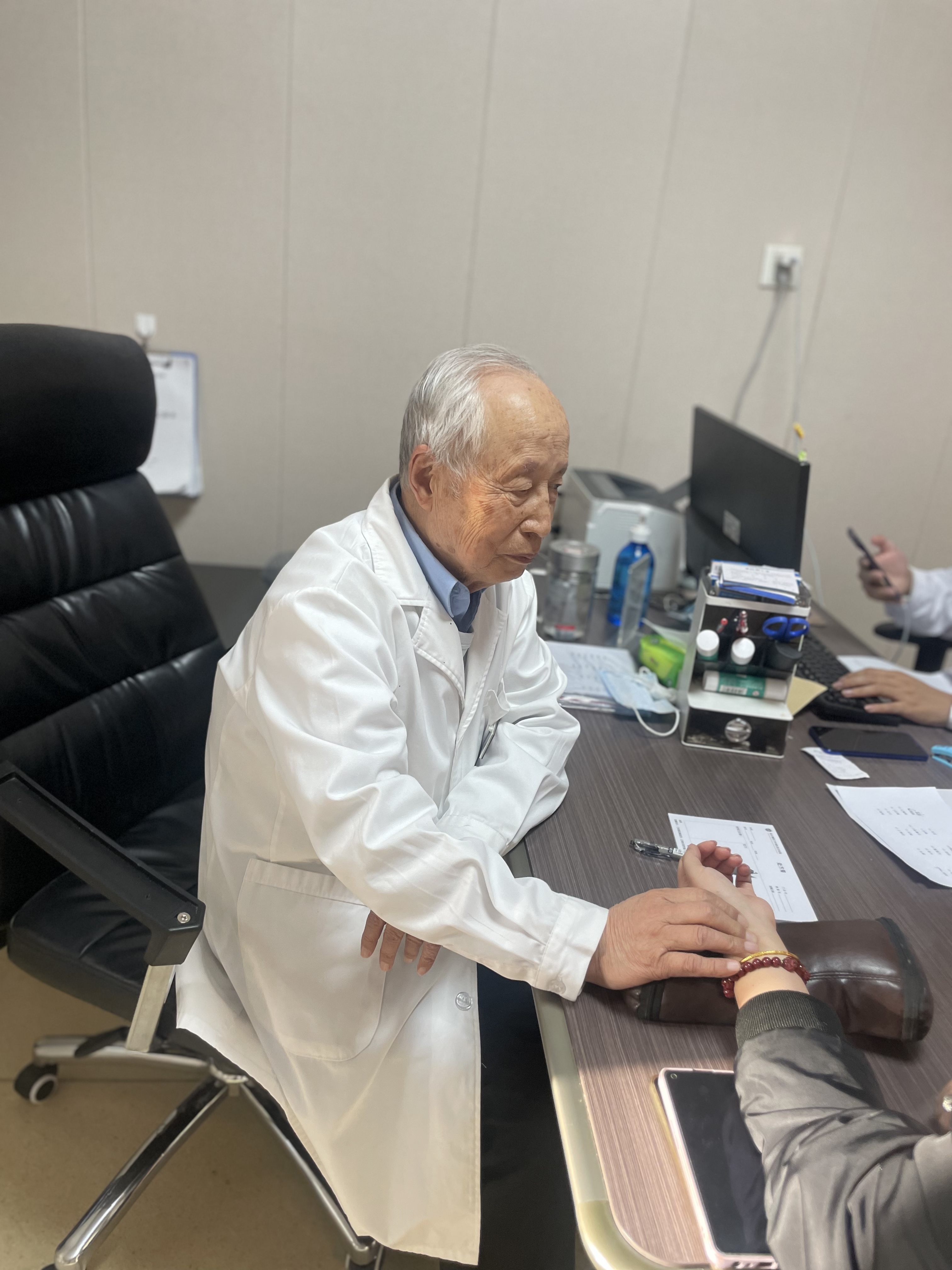 精血——人的命根子出现这四个信号说明该补精血了