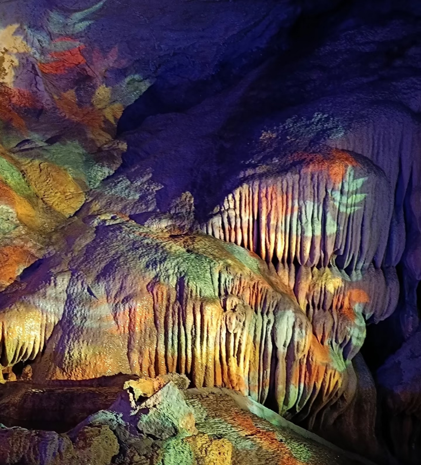 紫云仙境的景色如画,山峦层叠,云雾缭绕,简直是大自然最好的作品