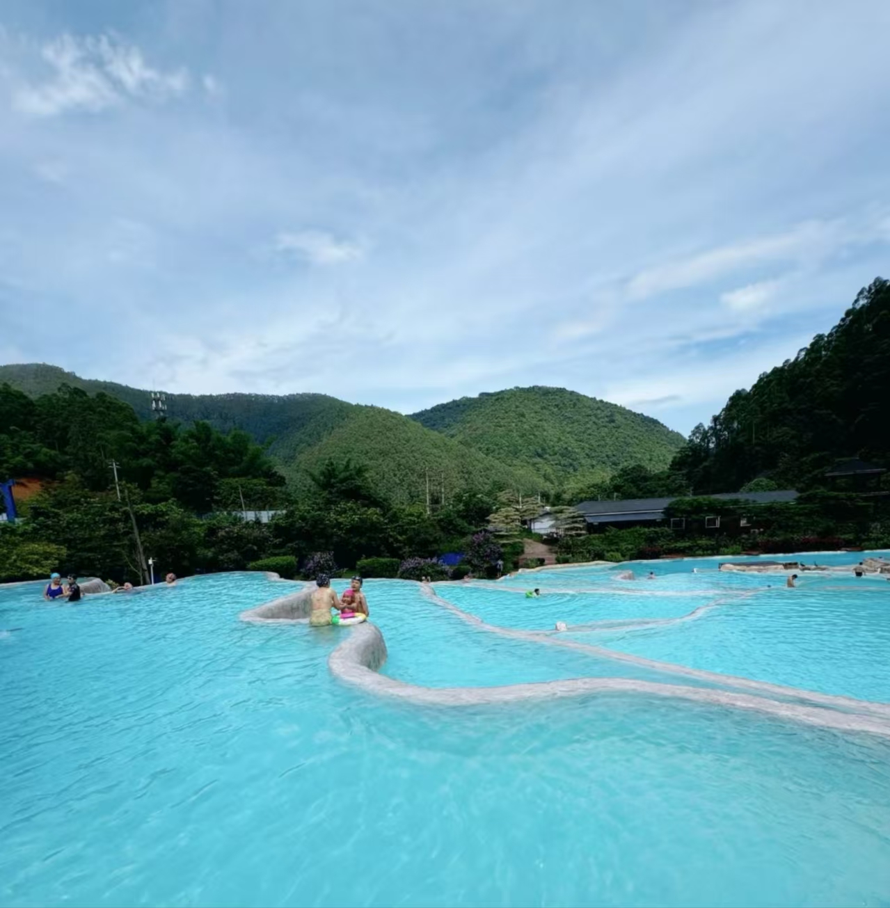 山川,河流,森林,每一处都透着原始的美丽