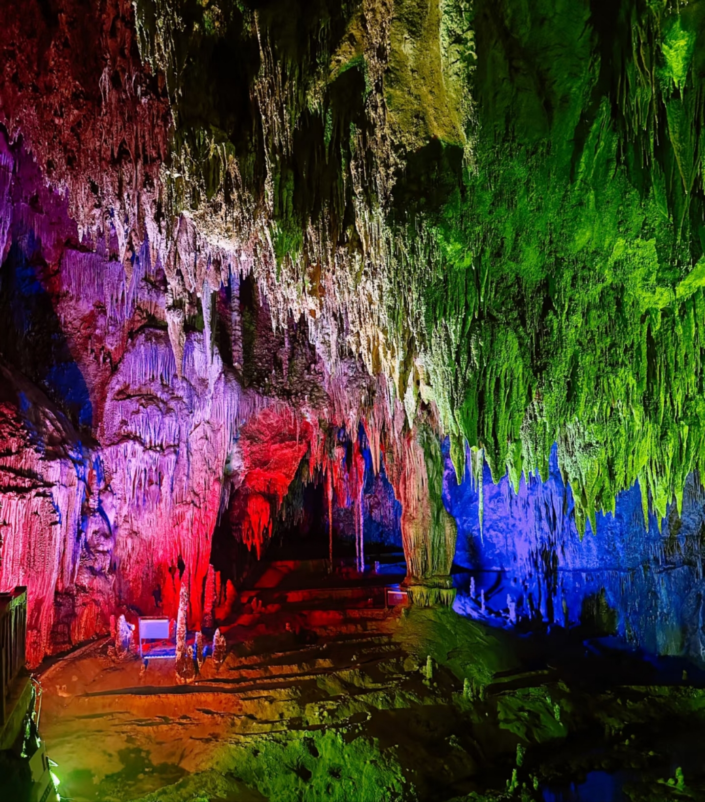 最近,我和几位好友一起踏上了广西的旅行,感受到了