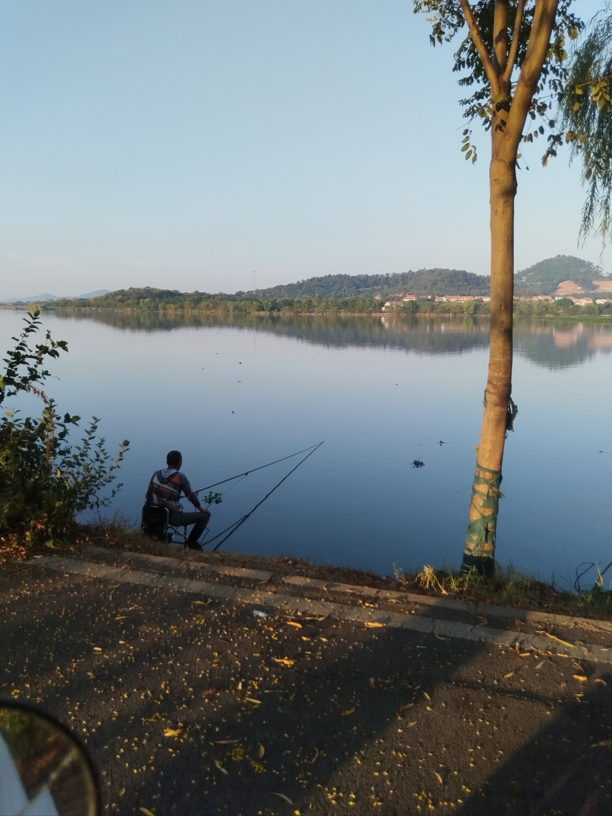 到底是在大城市闯荡好,还是留在老家县城安逸?