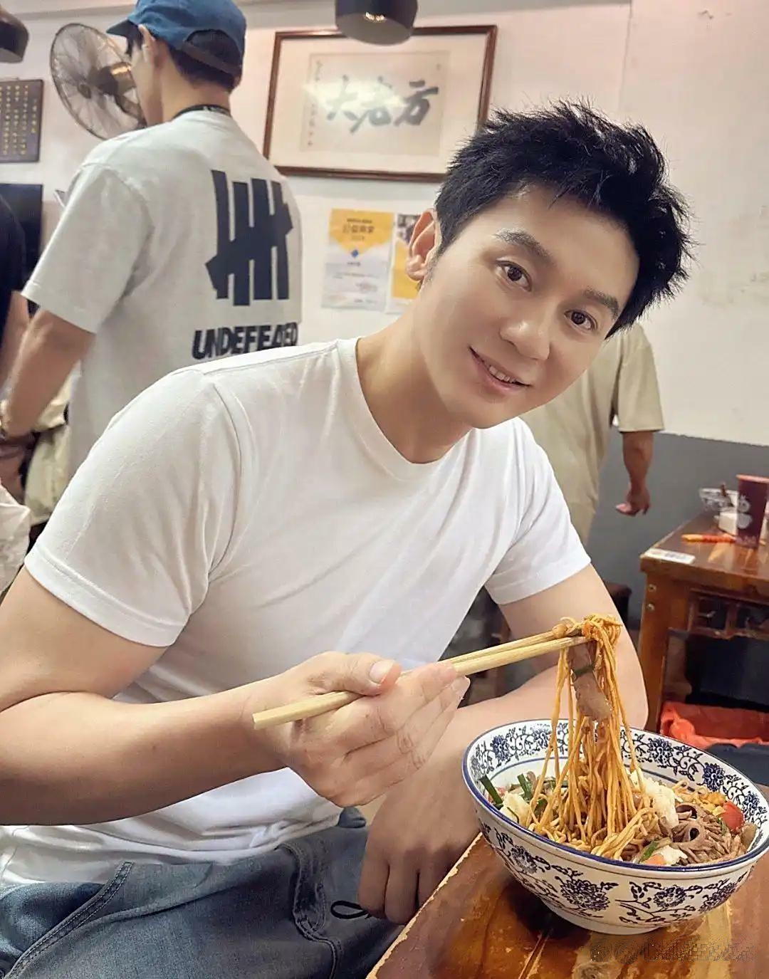 要是李晨跟他姐真分了,范丞丞能待见他?