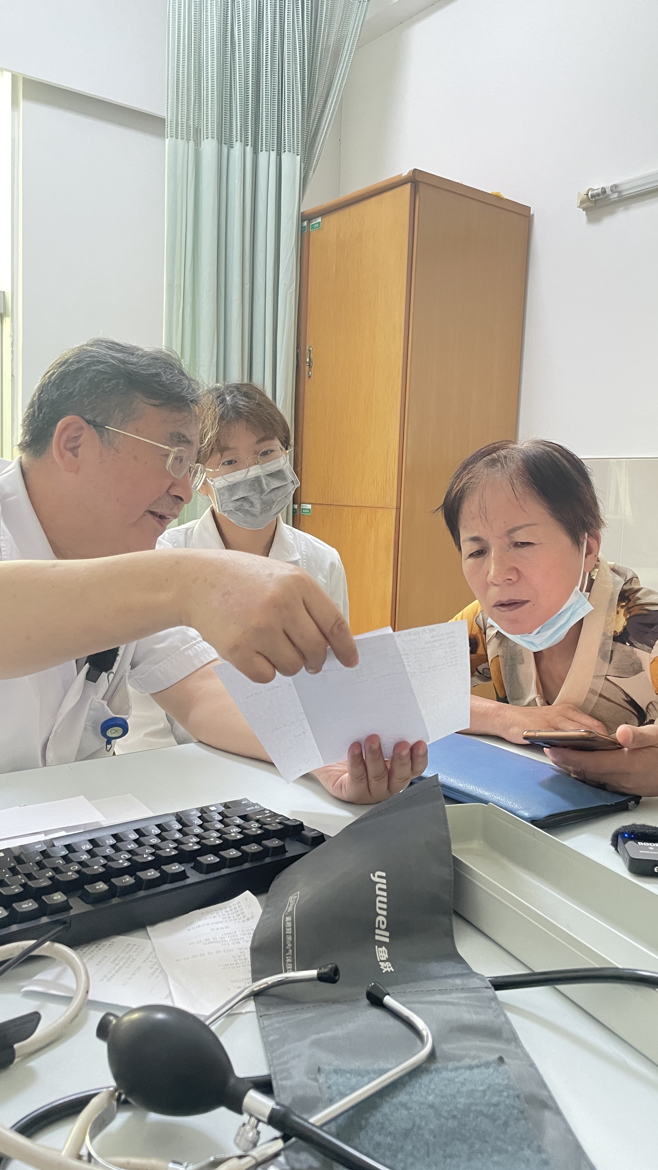 脑梗就是肝血太烫了,不用作融栓,4味药改善肢体麻木症!