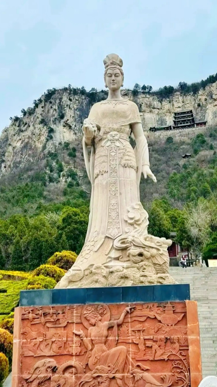 河北省邯郸一日游最佳去处,在河北邯郸涉县西北的中皇山娲皇宫,这座山