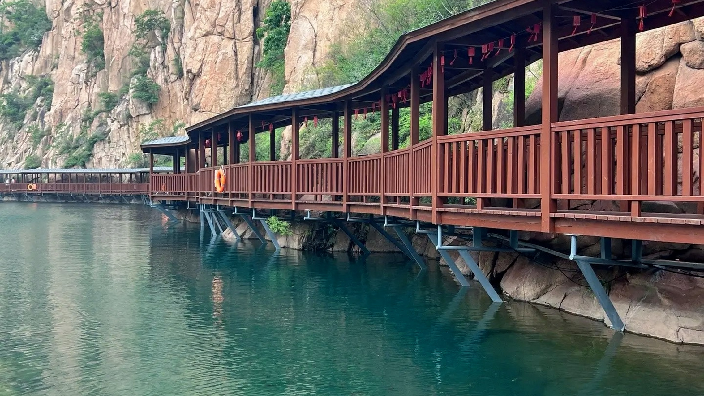 冰塘峪长城风情大峡谷旅游景区,位于河北秦皇岛抚宁区,距离秦皇岛50