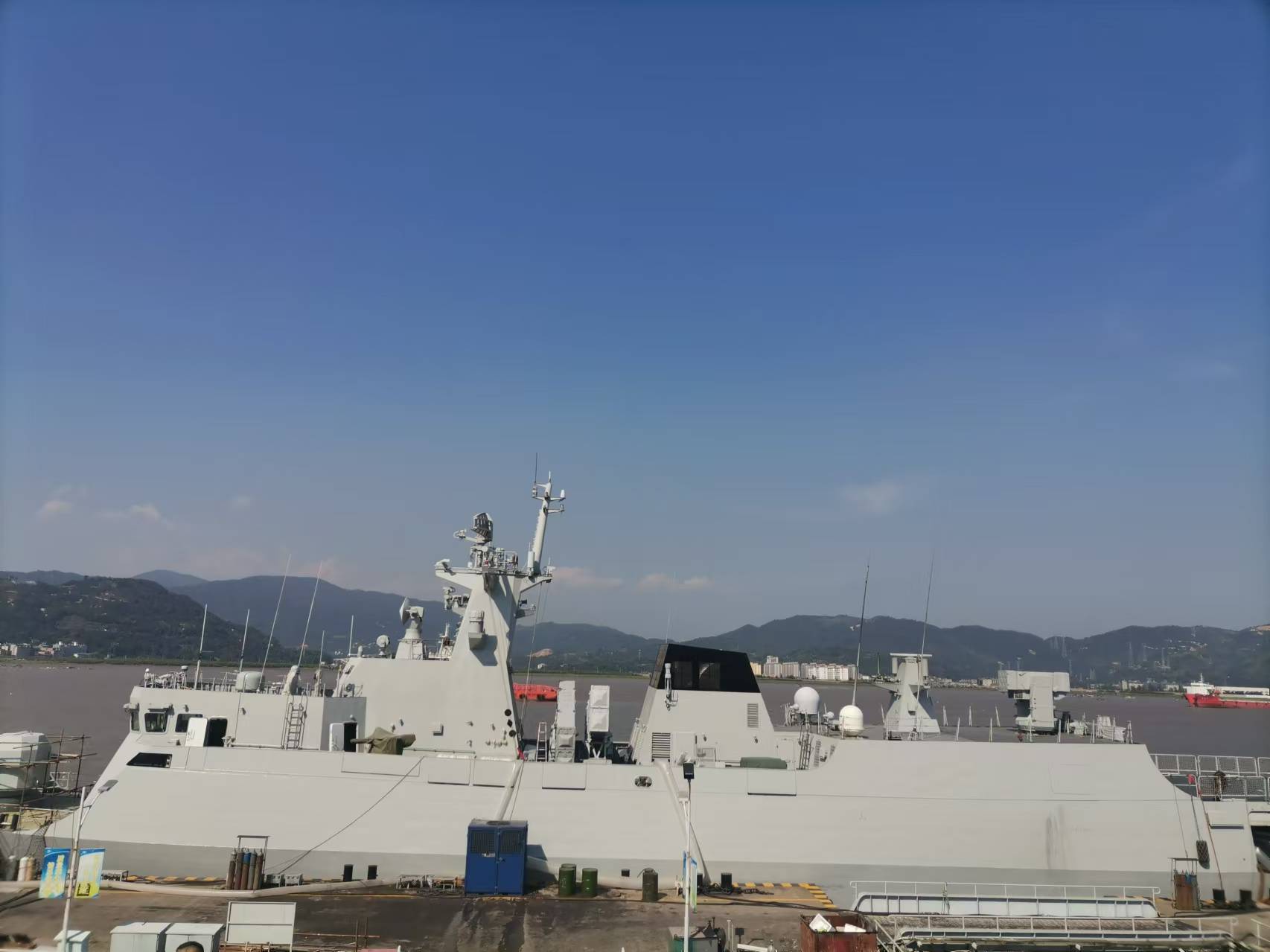 现在就是有学历,也不一定能找到好工作,更不用