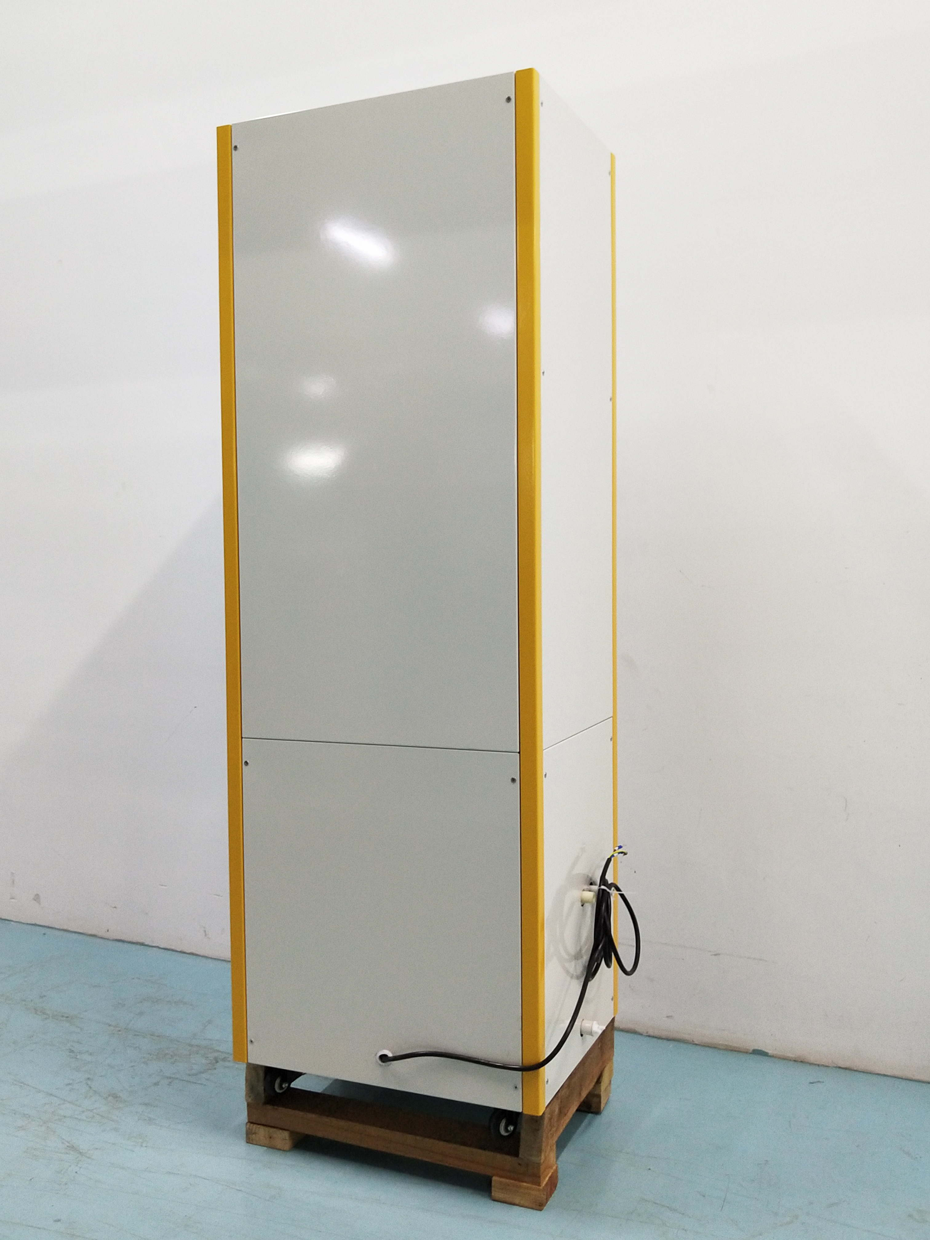 我可是深受其苦啊!不过,自从我邂逅了英鹏防爆湿膜加湿器,这些