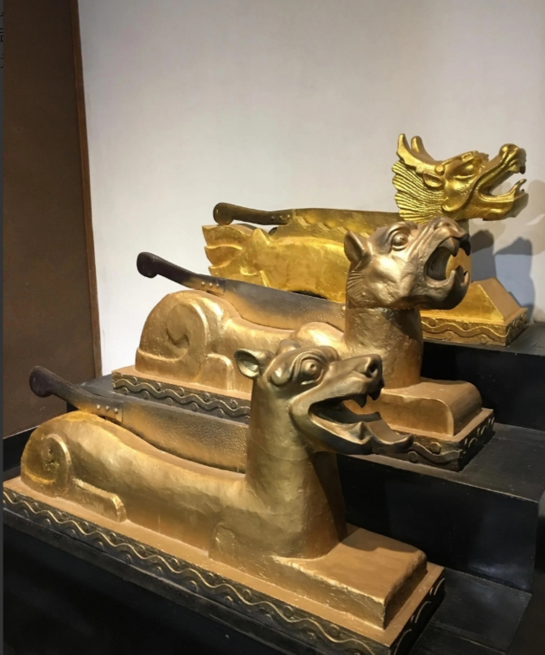 包拯3柄铡刀的不同款式 1,龙头铡——包拯的3柄御赐铡刀之一,专门用来