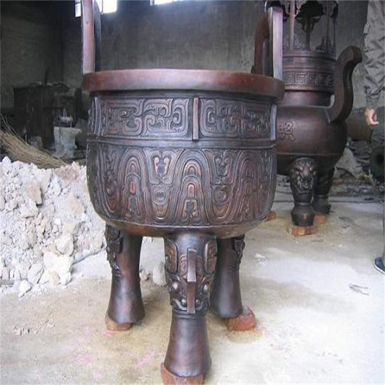 四足铜鼎 鼎青铜大圆鼎雕塑