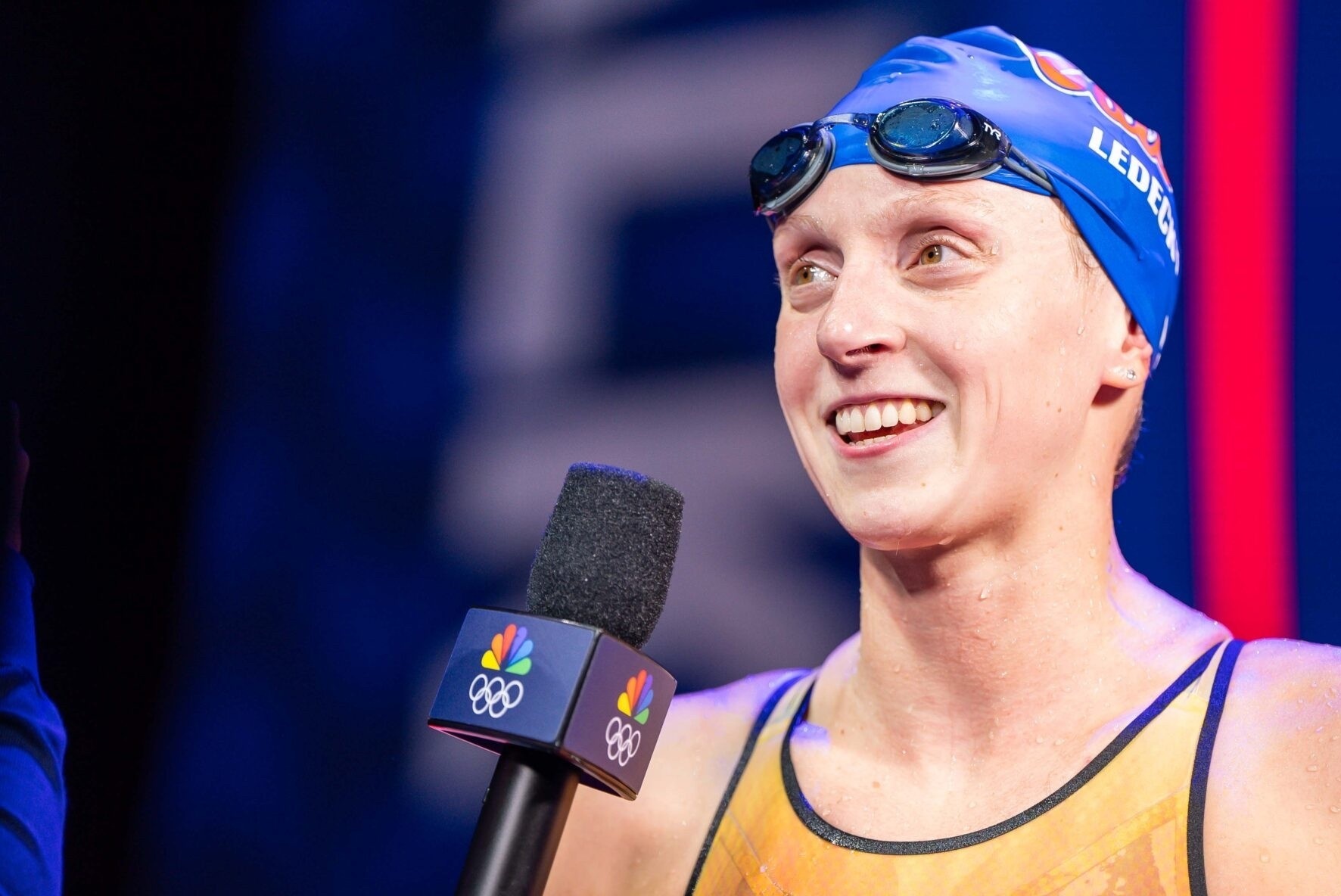 400米自由泳的顶级对决,被外界称为"核少女"的莱德基和新生代最佳"