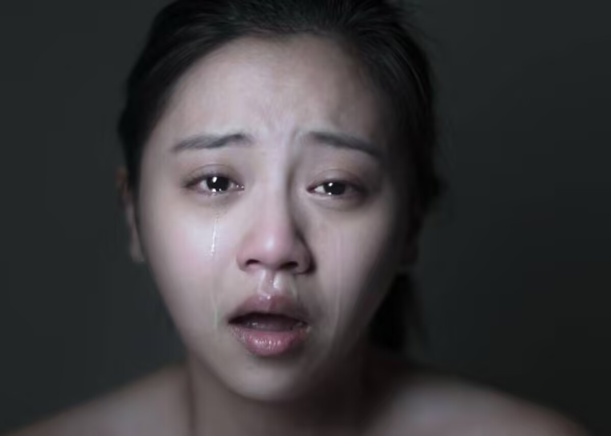 我偷瞄一眼老公,小心回复:带不带咱儿子?再回头,老公已笑趴在沙发上