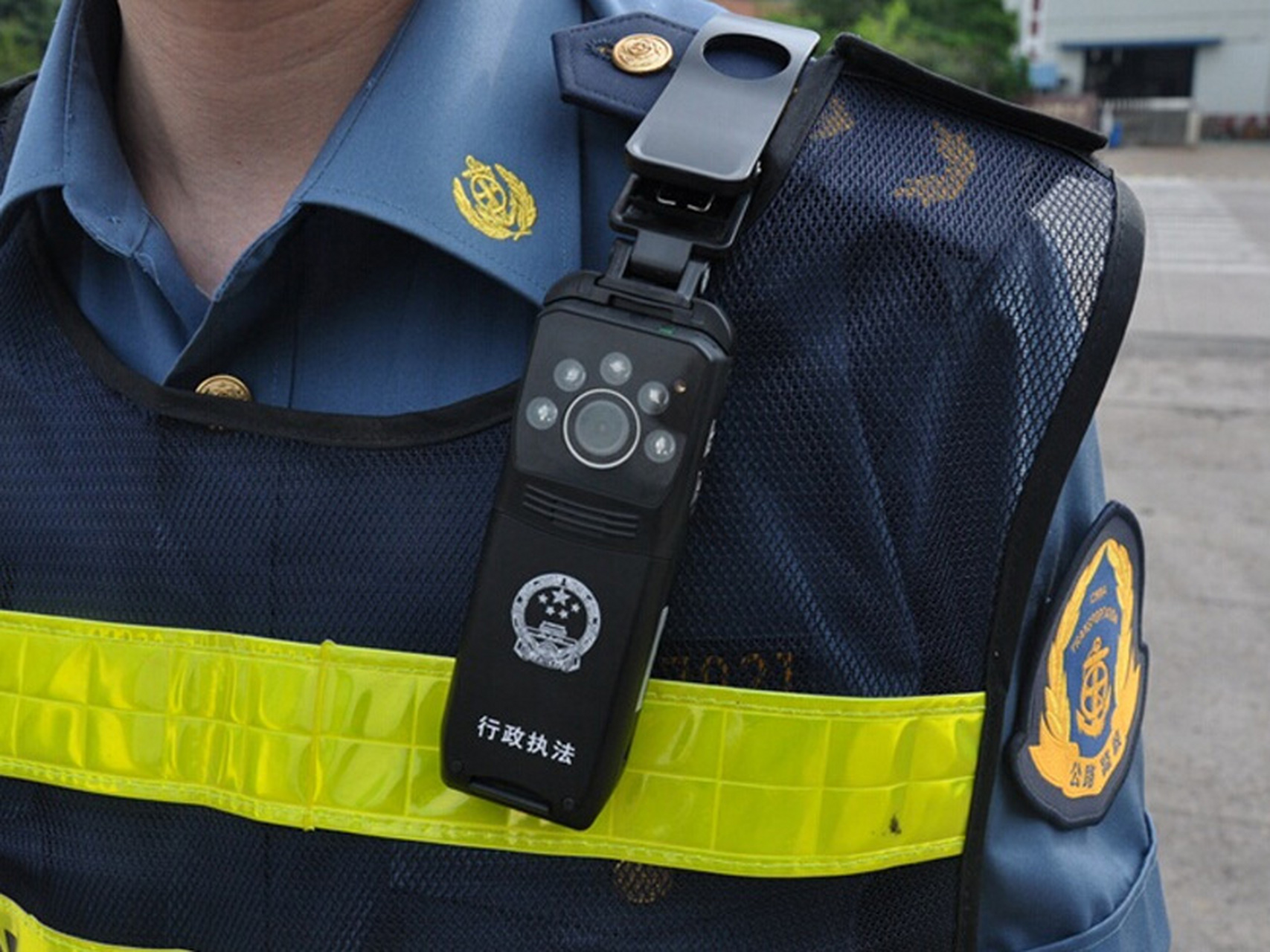 为什么警察的对讲机和执法记录仪不能合二为一?
