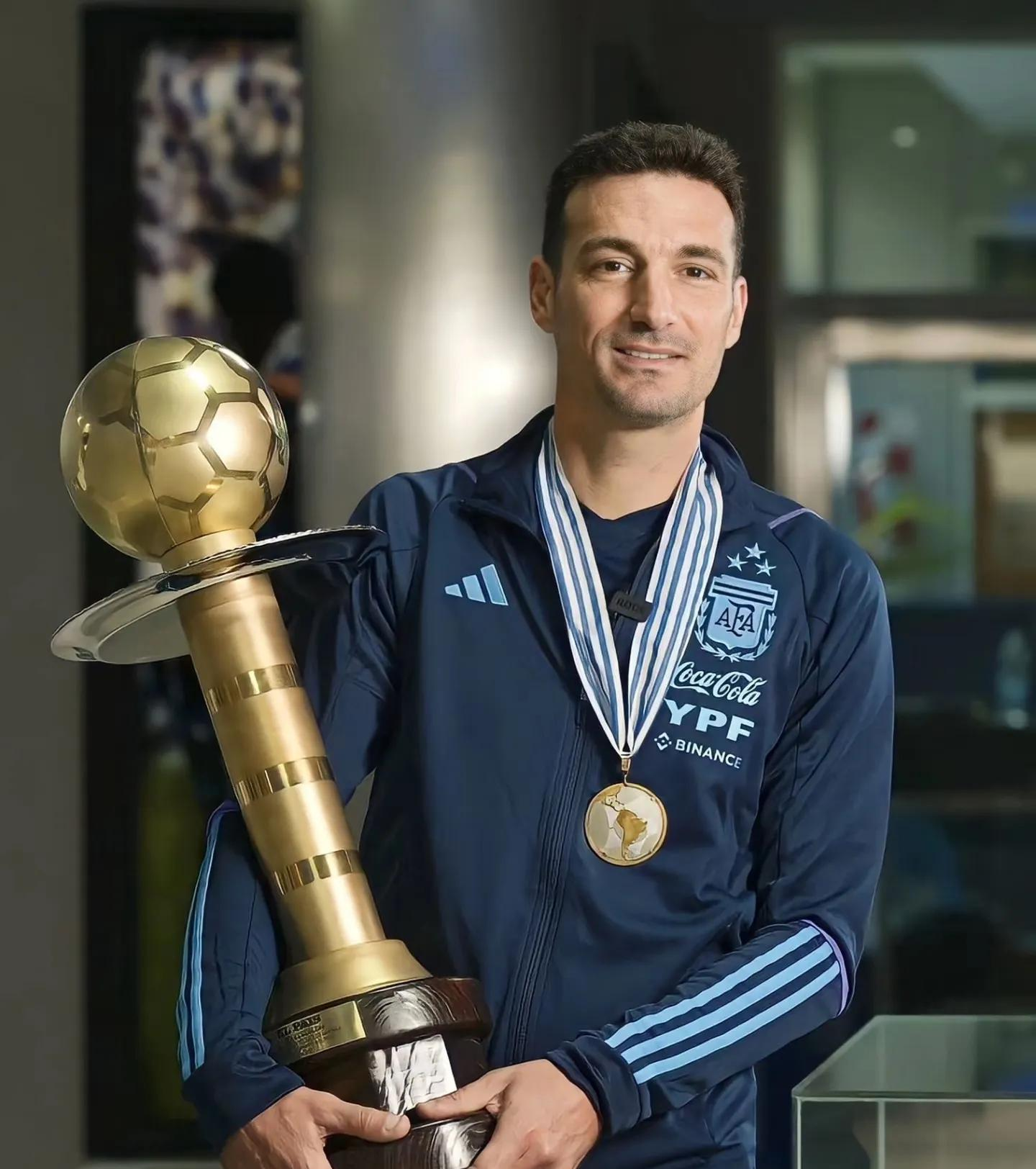 斯卡洛尼无疑是最被低估的主教练之一