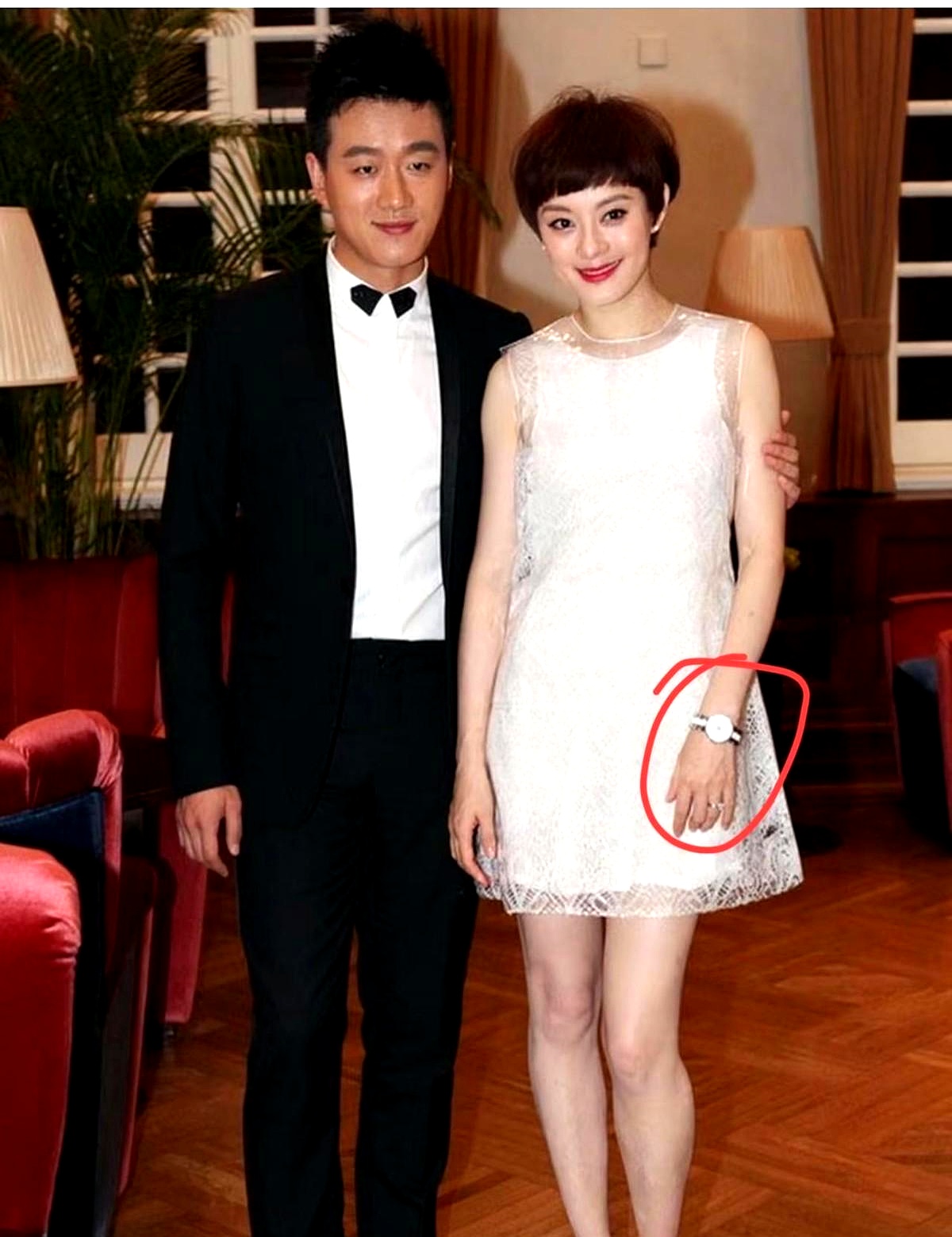 佟大为在邓超孙俪婚礼上喝大了搂着新娘哽咽你咋就成别人媳妇儿了