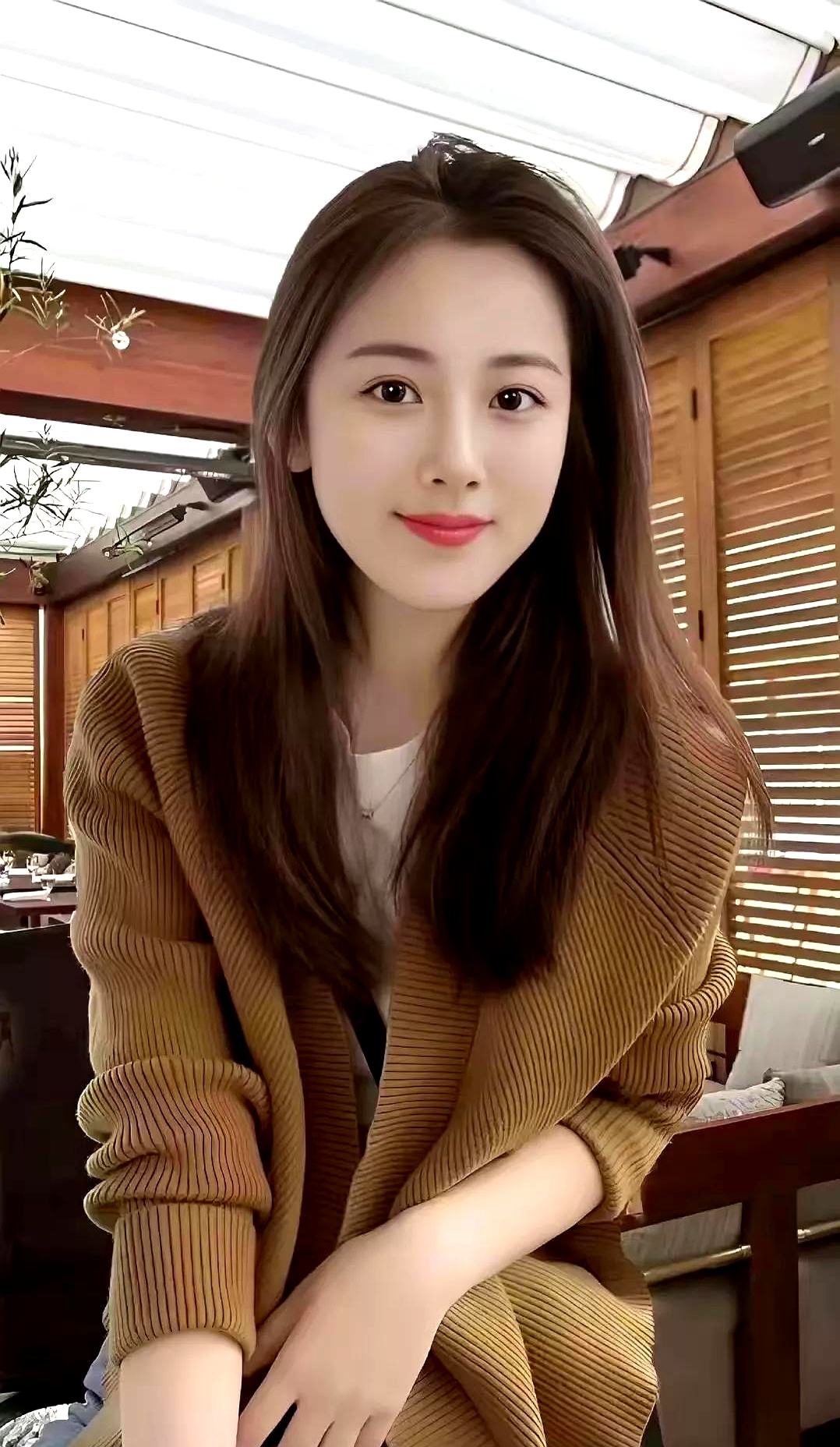 大人小孩,济济一堂. 这场景,让我不禁想起春运火车站的盛况