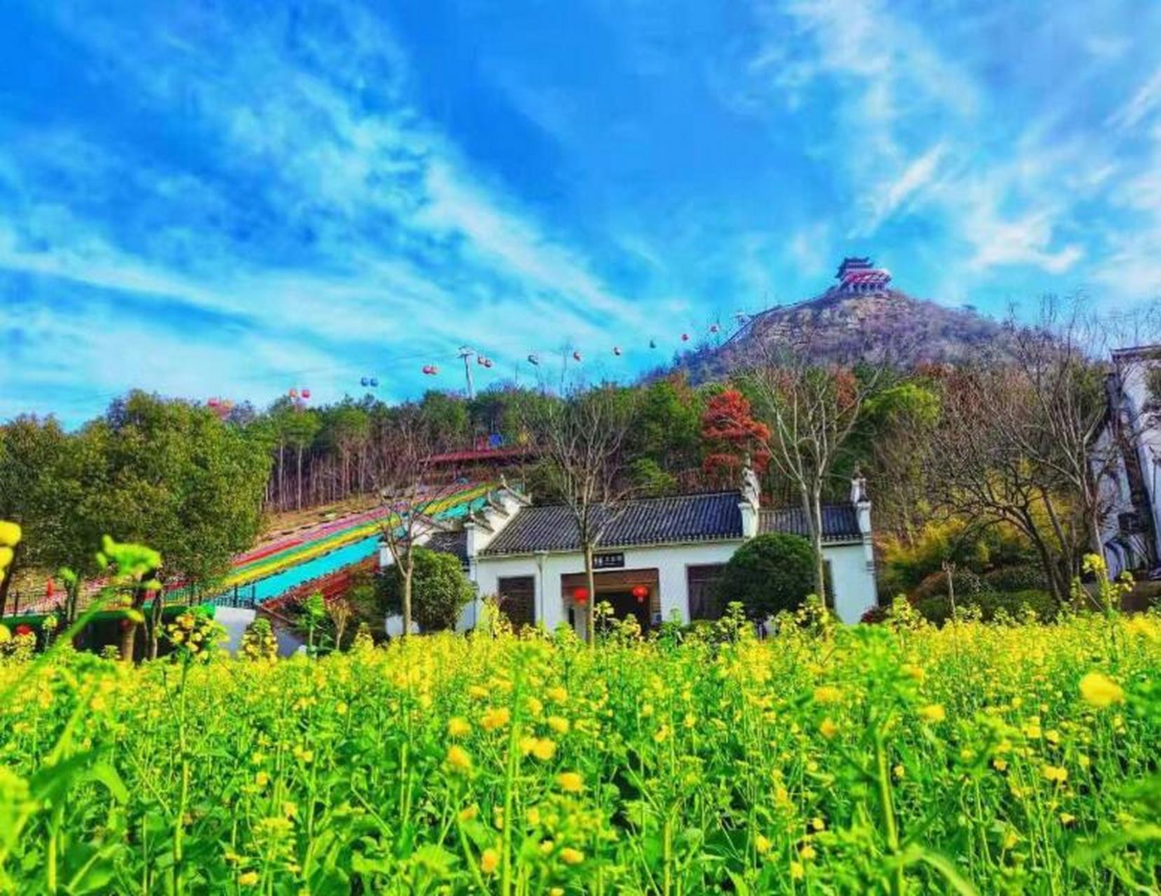 夏天的武汉胜天风景区也太美了,这里西连木兰山,北望木兰湖,四面环山