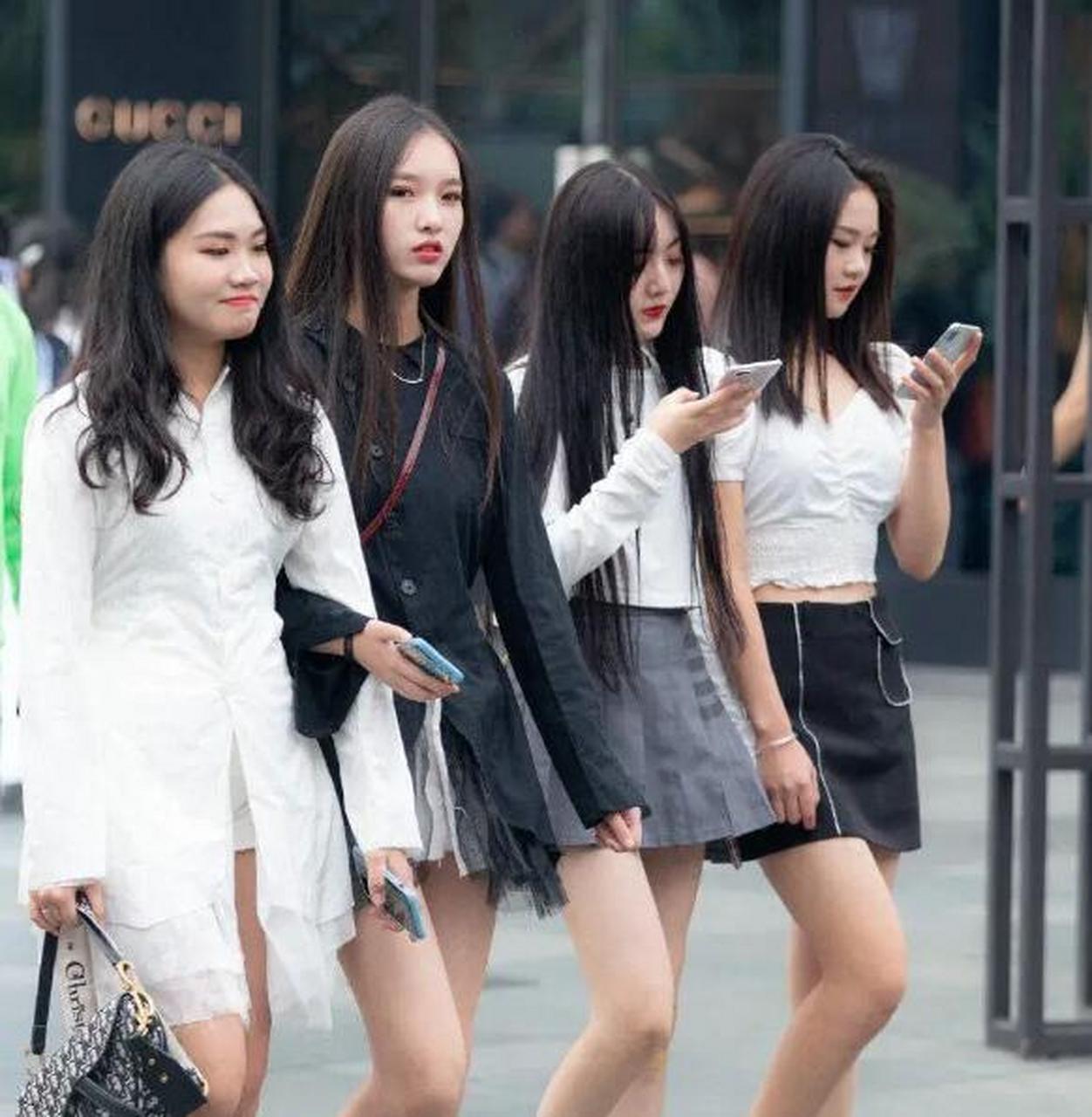 成都可是中国美女最多的地方,成都美女最多的就是春熙路了!