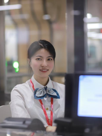 成都地铁的小姐姐们的微笑真是太治愈,每一次看到他们微笑询问和关怀