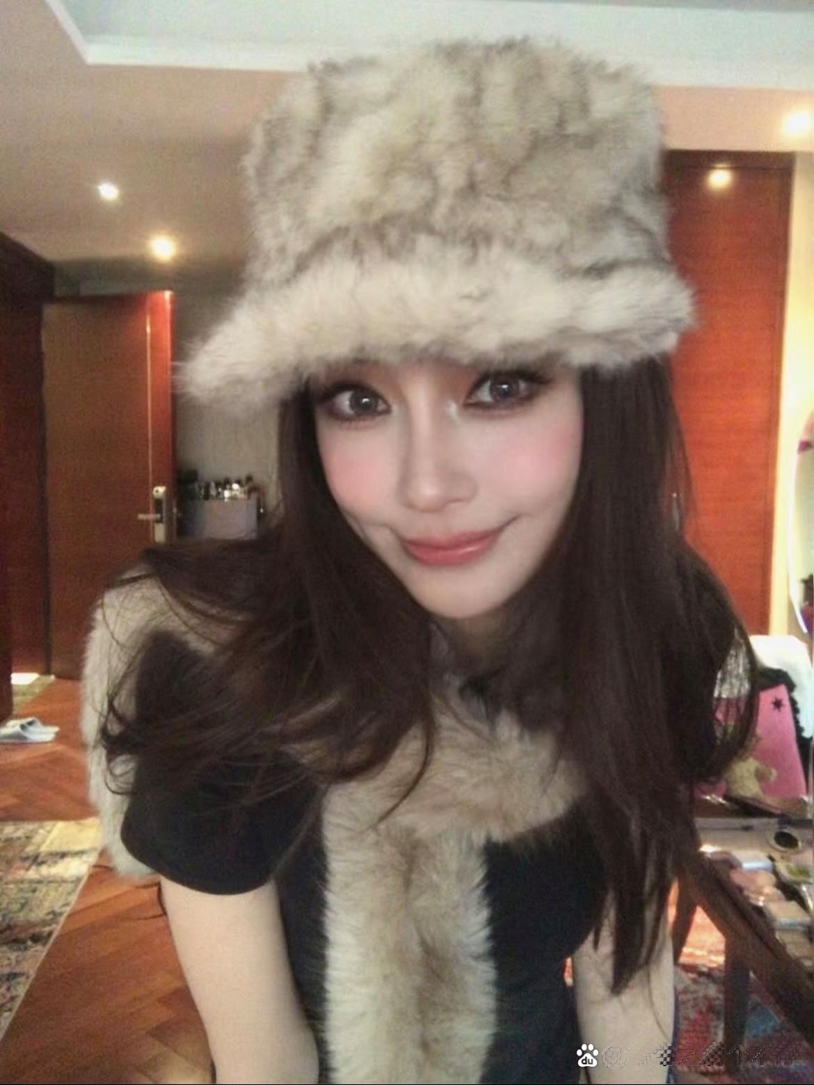 再加上这审美搭配和氛围感简直无人能比嫩得仿佛能掐