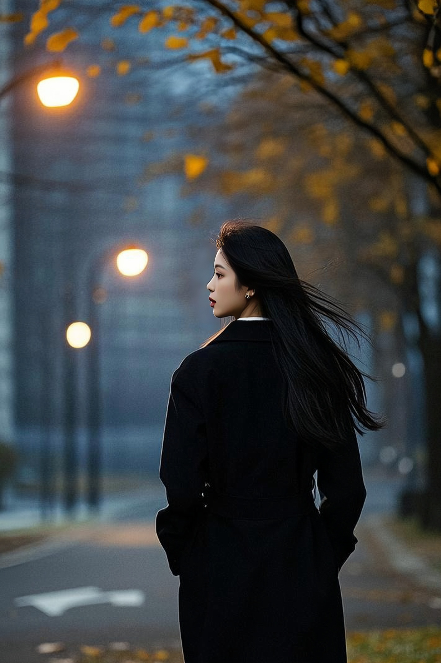 白日,于公园中,看夕阳余晖洒落肩头,思绪随飞鸟飘