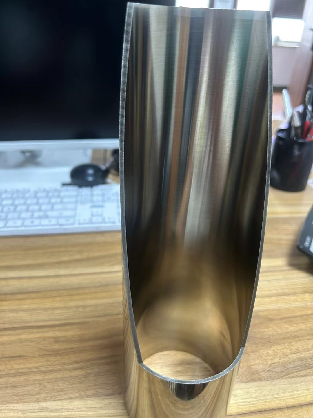 食品级内外镜面抛光不锈钢卫生管的选材与加工 优质材料选择:选用高