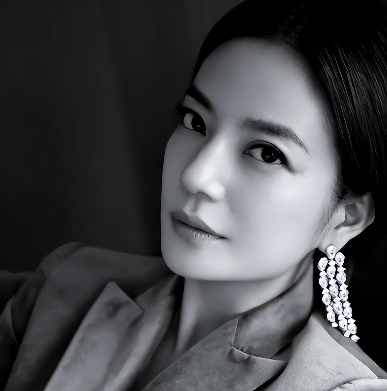 劣迹艺人赵薇走投无路将15岁女儿当救命稻草