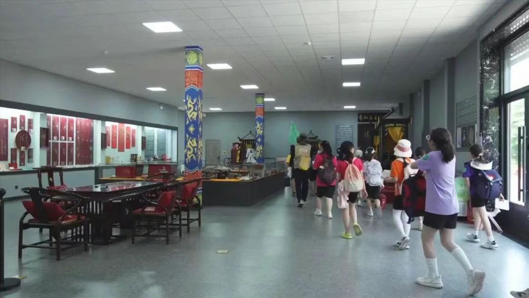 近日,市教师进修学院附属小学,市新华朝鲜族小学的师生们先后开展了以