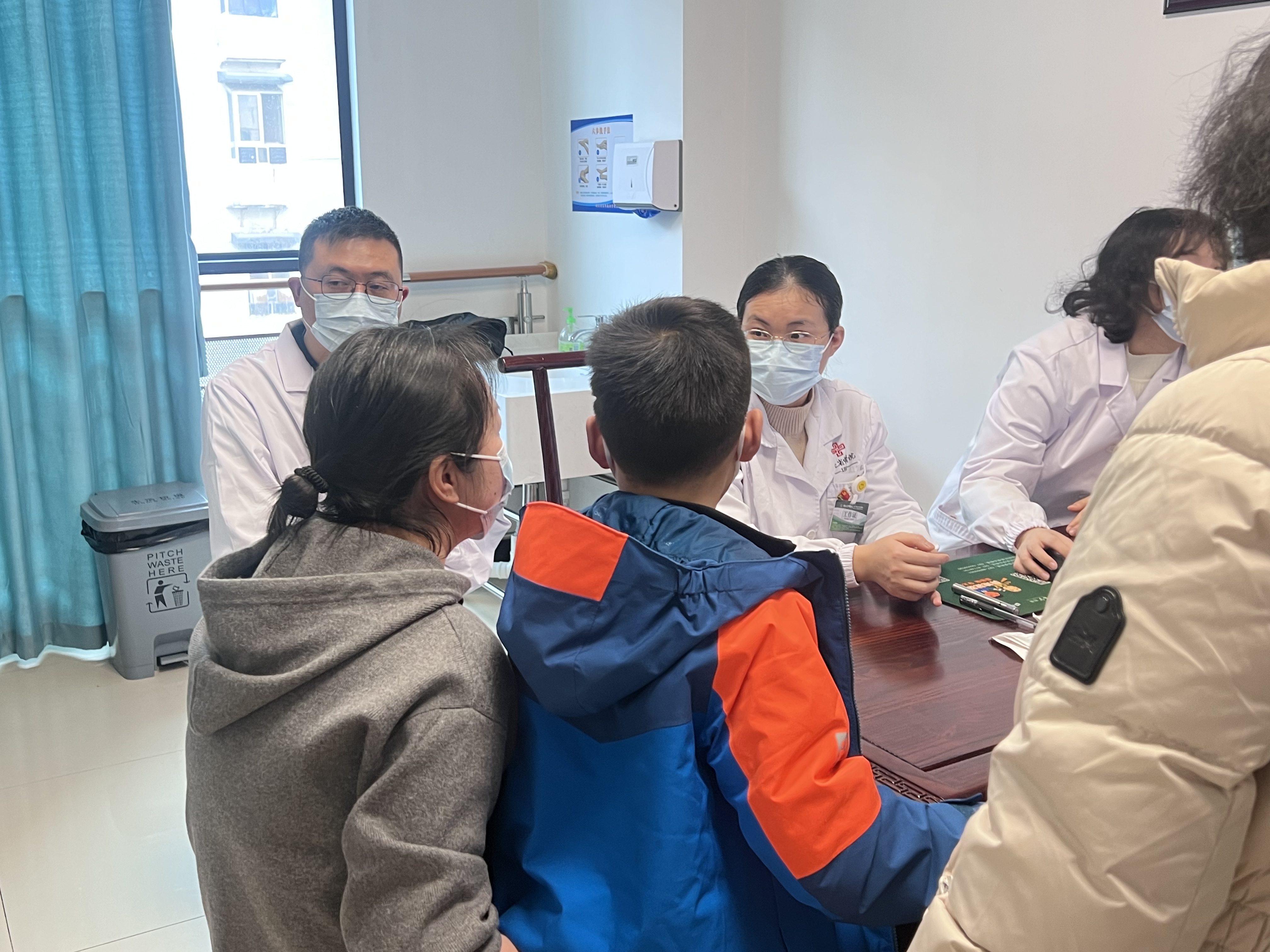 北京中医医院帮忙挂号陪同看病紧急情况快速处理，就医不拖不等的简单介绍