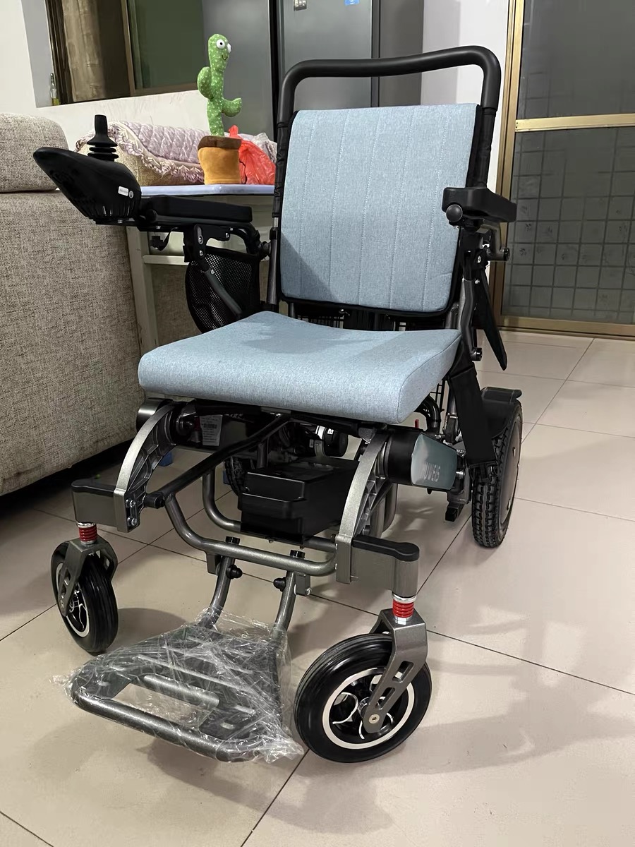 这个电动轮椅,让爷爷的幸福感提升100%