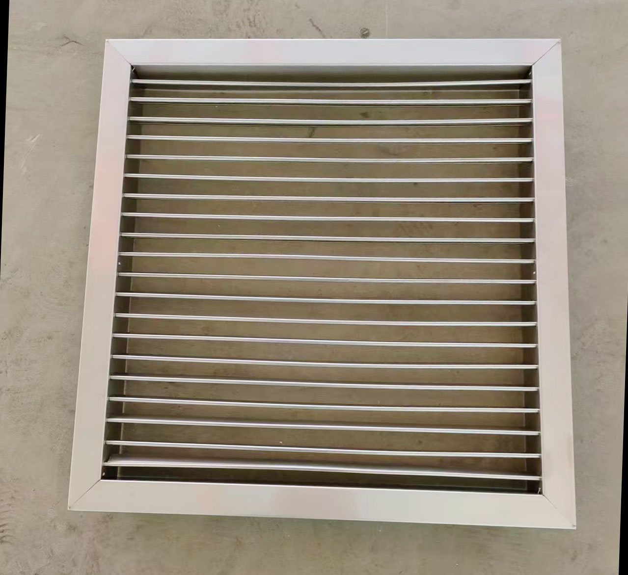Right face vent duct 2