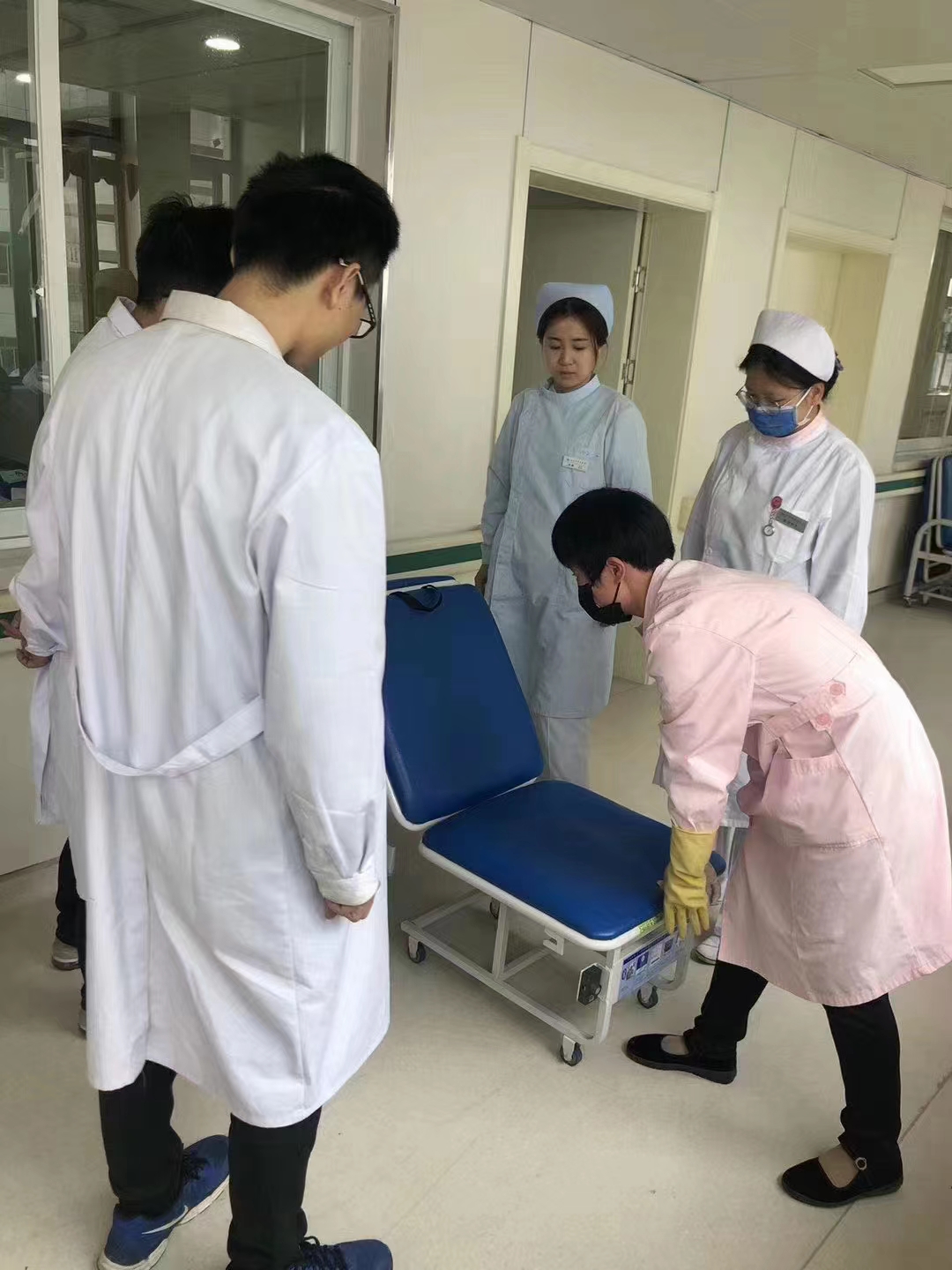 关于同仁医院检查陪护加挂号院内自助设备操作协助，轻松上手的信息