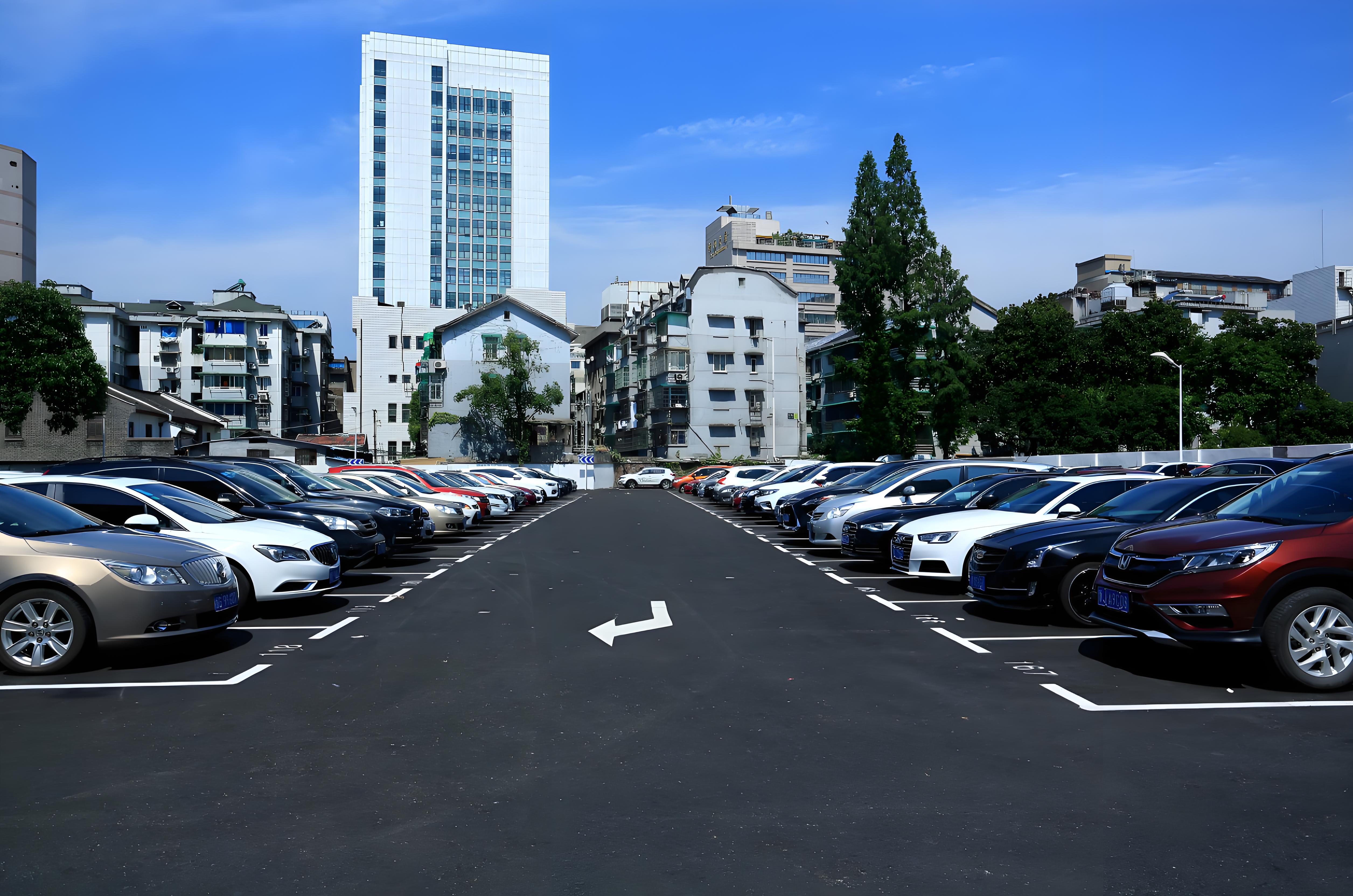 一,温州龙湾机场停车收费标准 小型车停车15分钟内免收停车费.