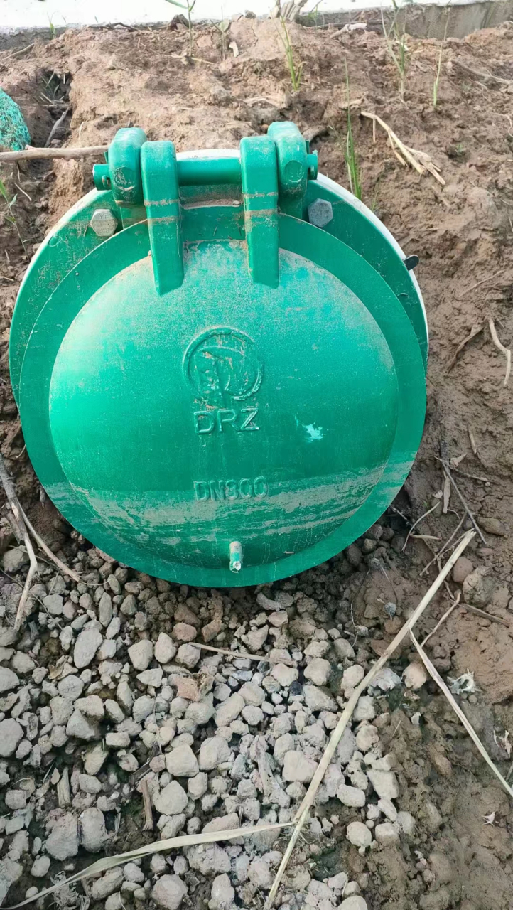 1,从材质上,玻玻璃钢拍门属于复合材料.