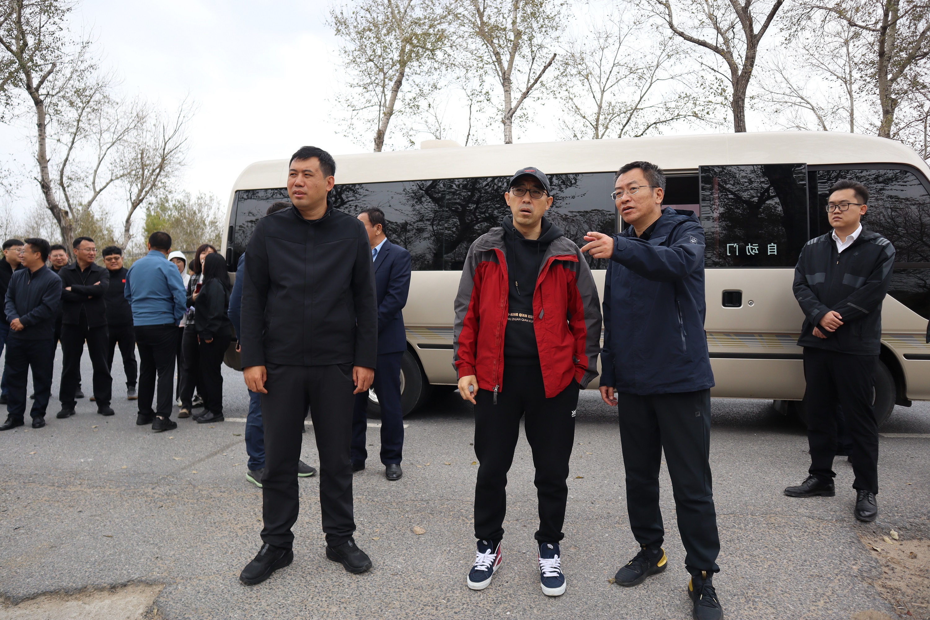 参加拉练人员先后前往两家子乡钟家街村,北四家子