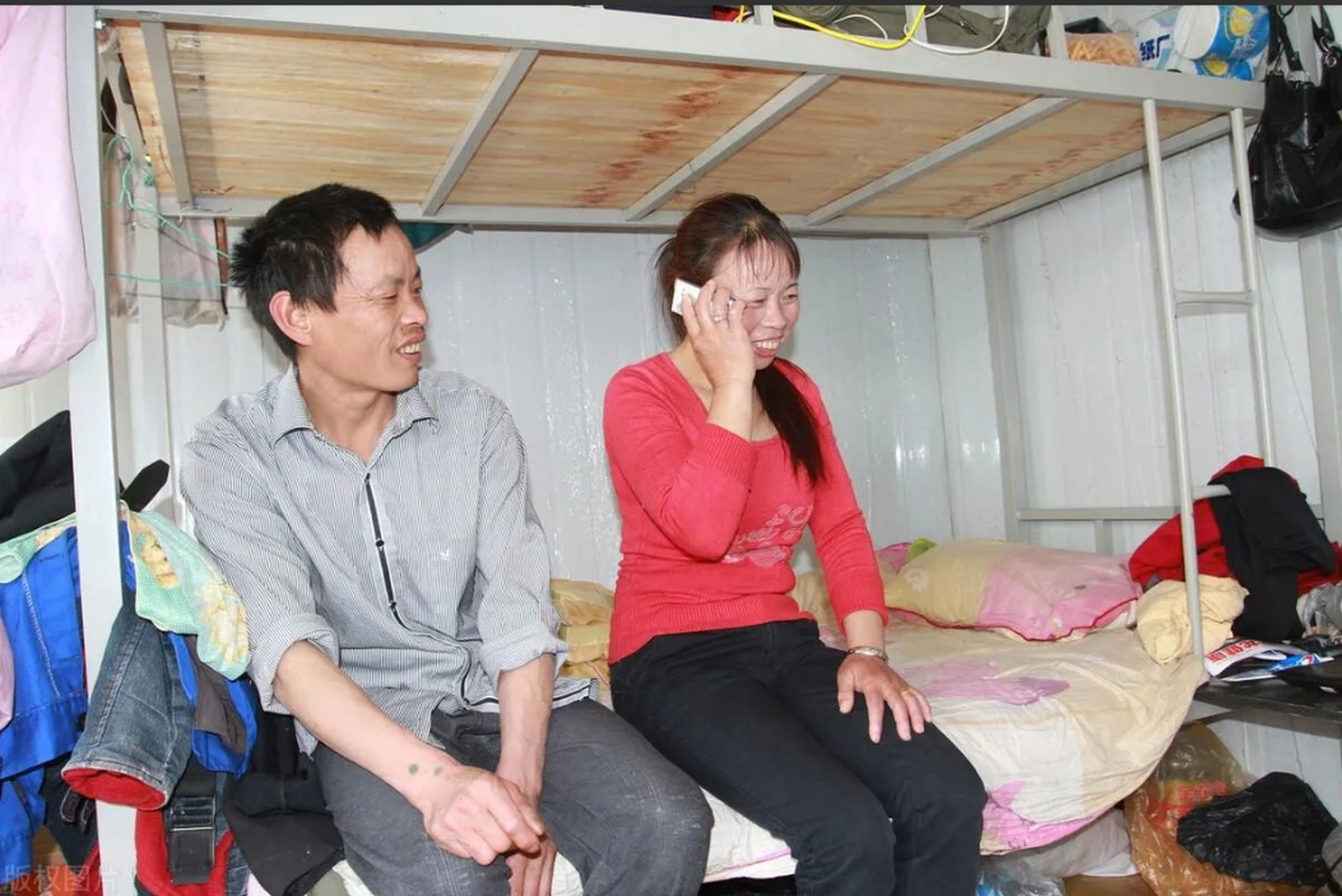 在我们工地上就有两对临时夫妻,而一般在厂里面更加普遍,但基本上