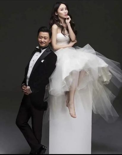 是谢楠第一任老公吴京老婆吴京老婆年轻照片谢楠结婚照谢楠老公图片