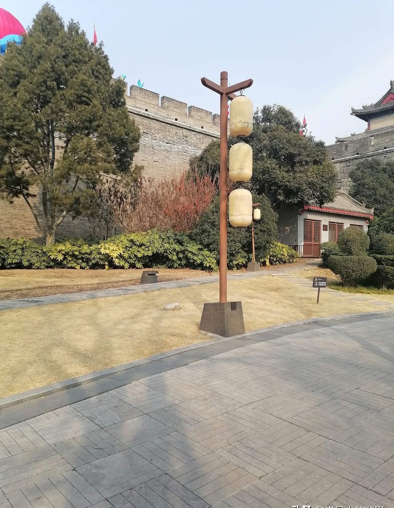 文科专业确实不好就业,包括汉语言,法学,财会,今年复