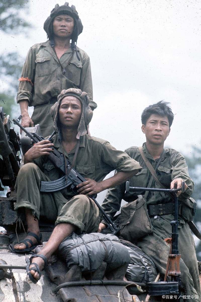 1979年5月,150师448团8连的200多名战俘回国.