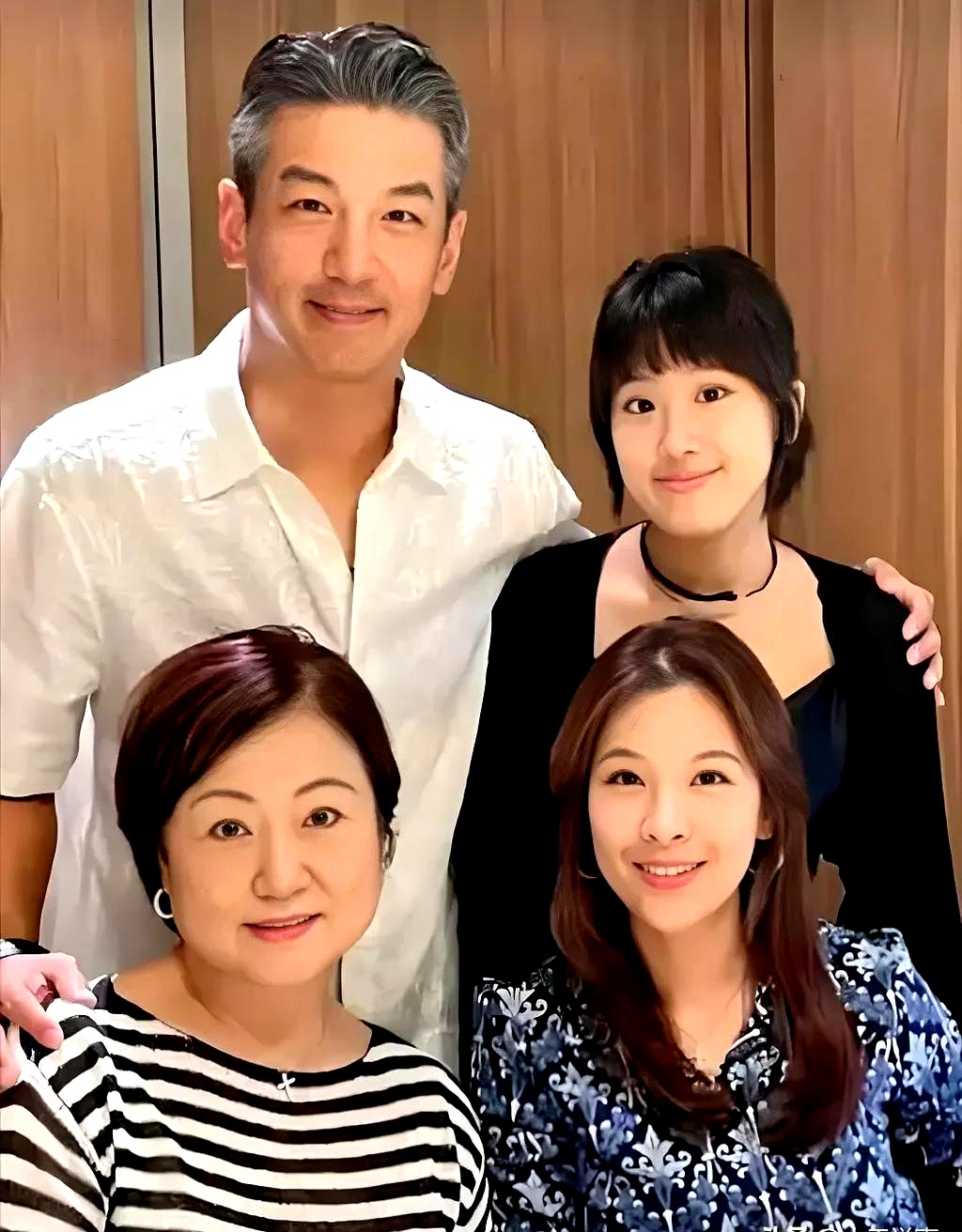 老公孙志浩孙志浩全家福贾静雯的前夫贾静雯前夫现状孙志浩后妻贾静雯