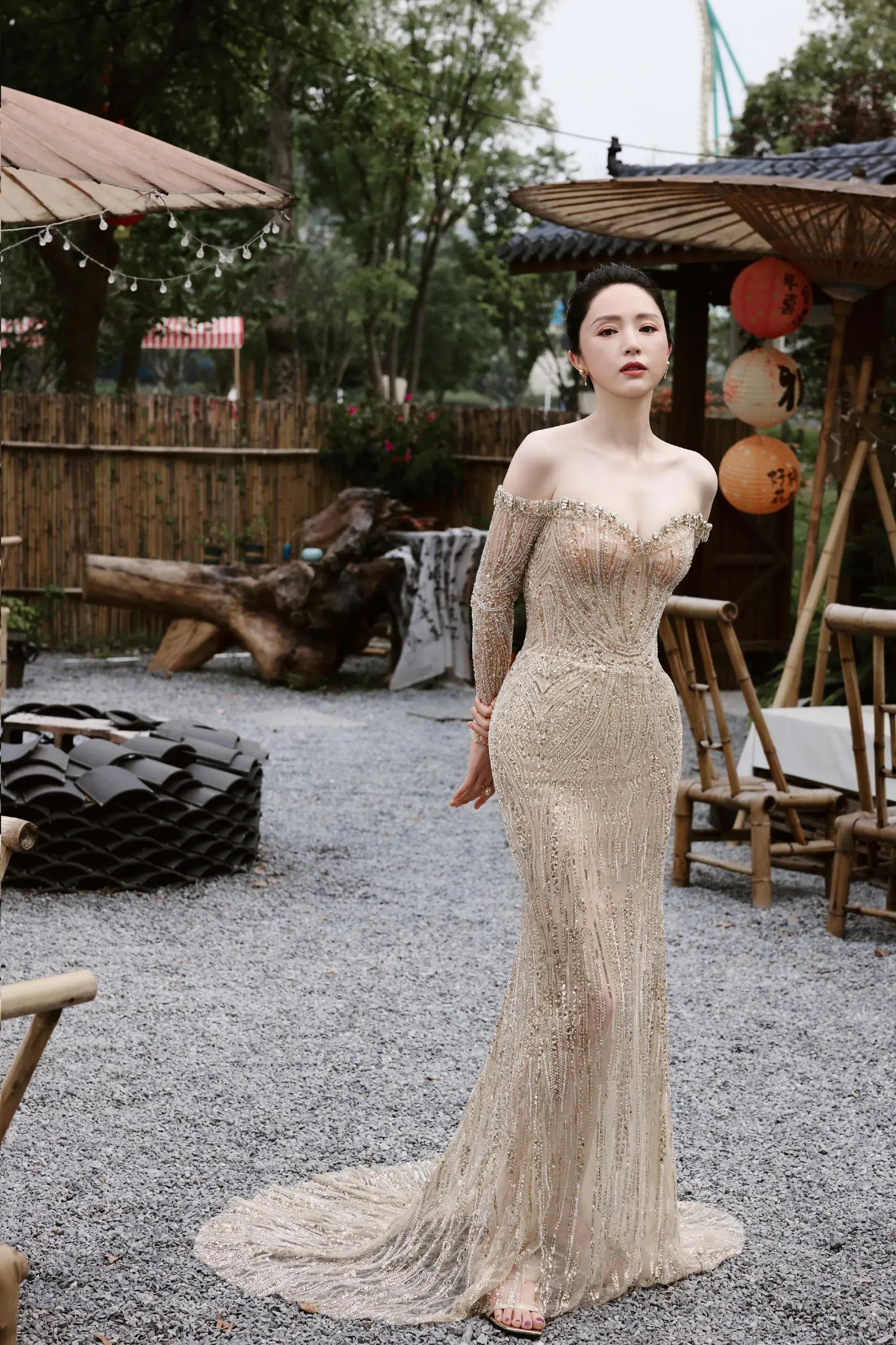 何况她不仅有颜值身材,还有品,温柔大度,关键她还是