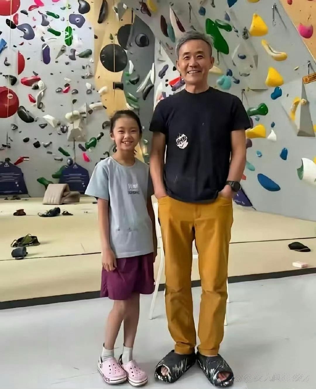 这娃是他和田朴珺所生2020年出生当时王石69岁老来得女满是温情