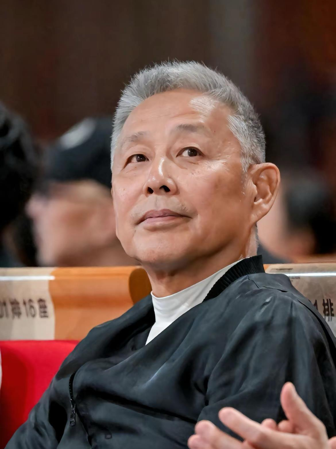 2016年,李路筹资一亿拍摄《人民的名义》,花了200万请陈道明来饰演