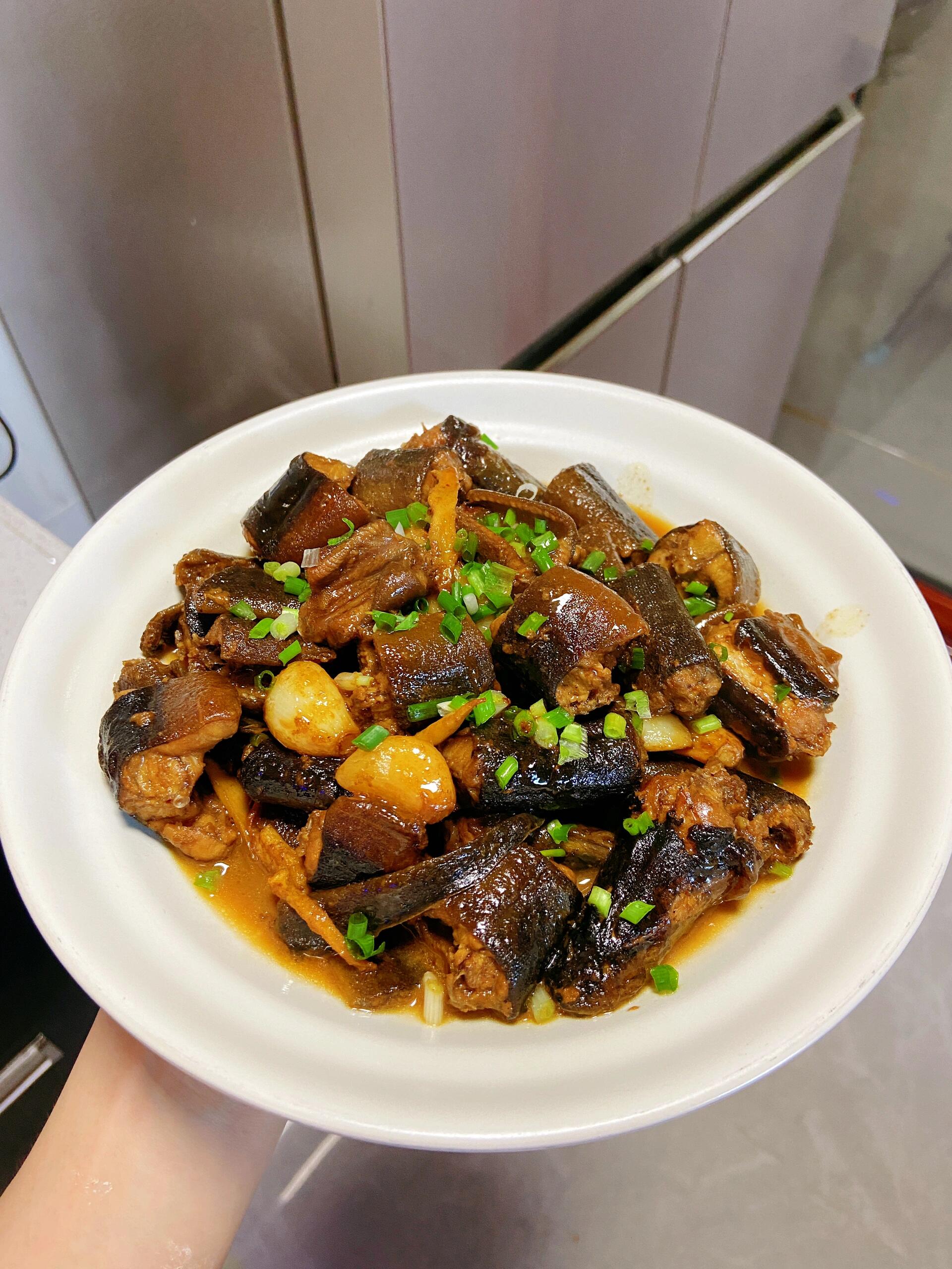 超简单的家常烧黄鳝 鲜嫩入味 不腥不柴 这道烧鳝段我一个人能吃完一