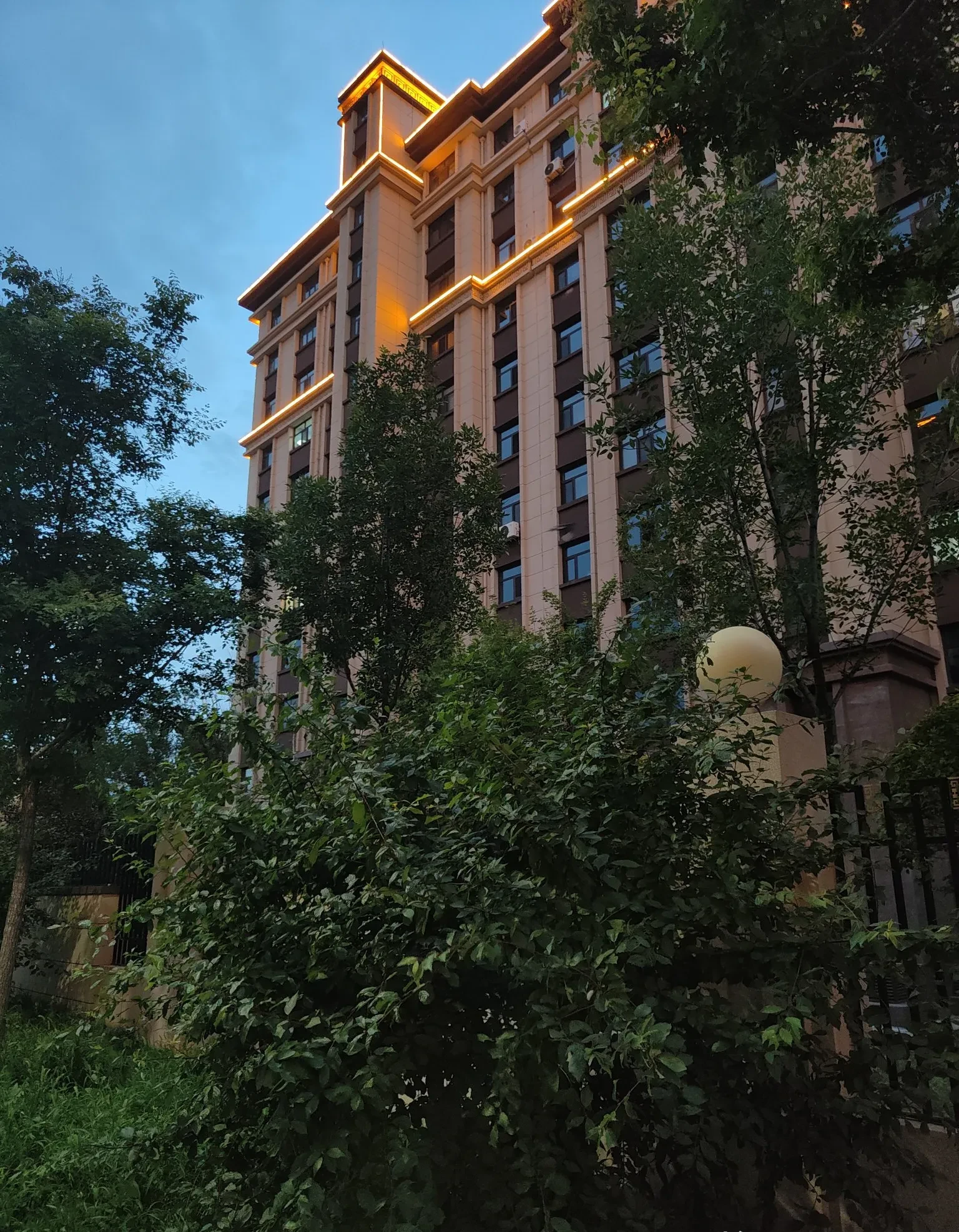 老年人最好的生活方式我认为是,有一个异性朋友,住