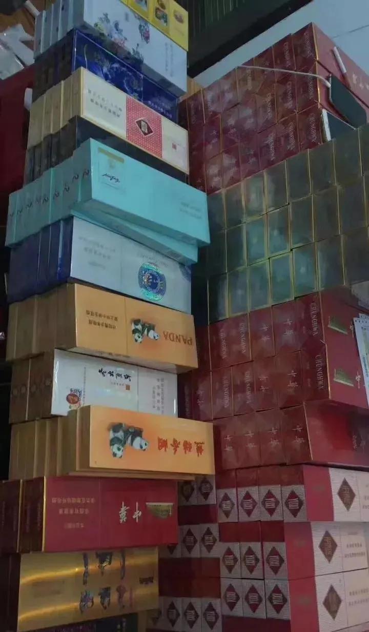 烟盒图片真实一堆烟图片一大堆烟多条烟的图片真实卷烟库存香烟图片一