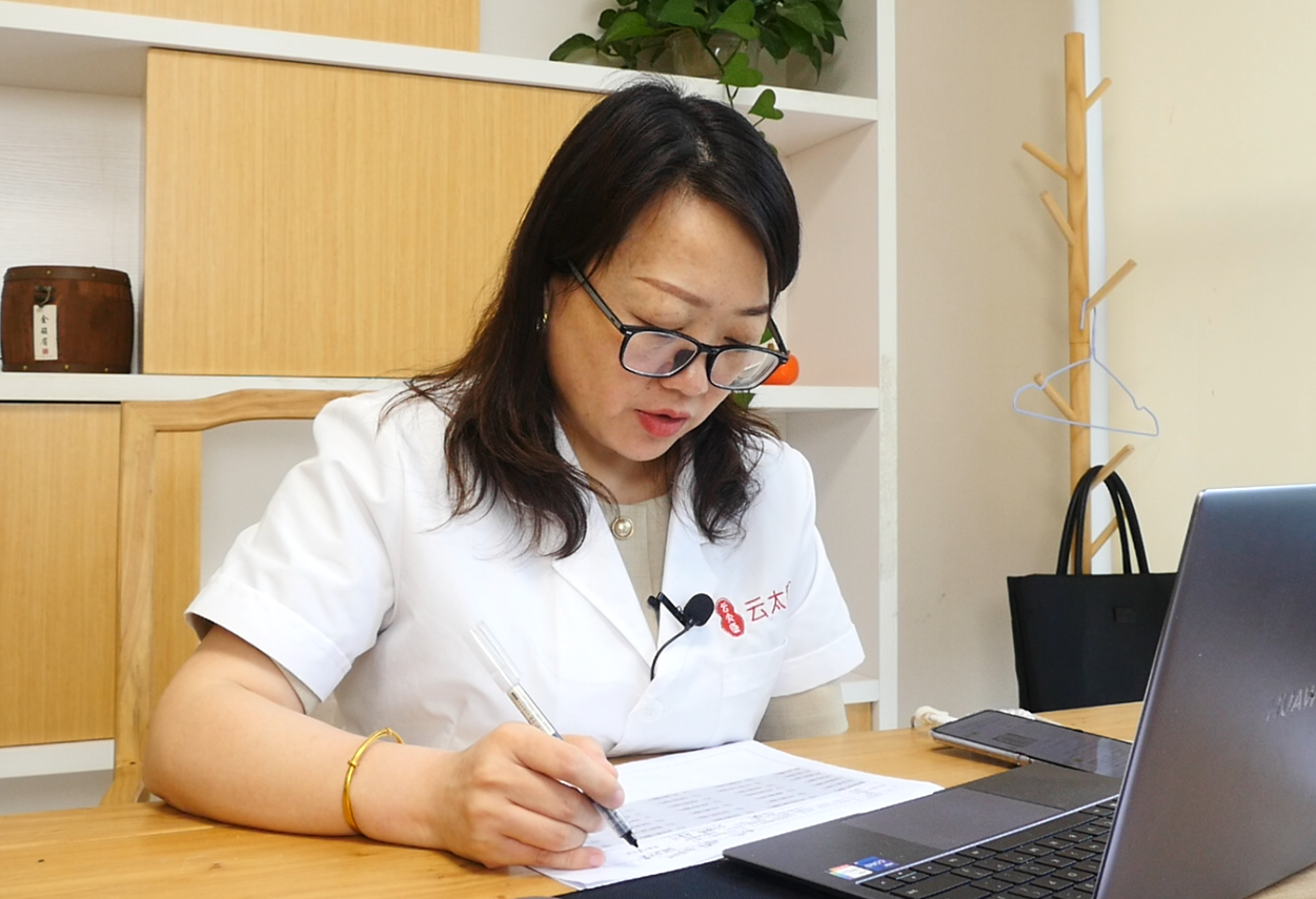 如今,助听器,耳鸣掩蔽器等现代干预手段不断涌现