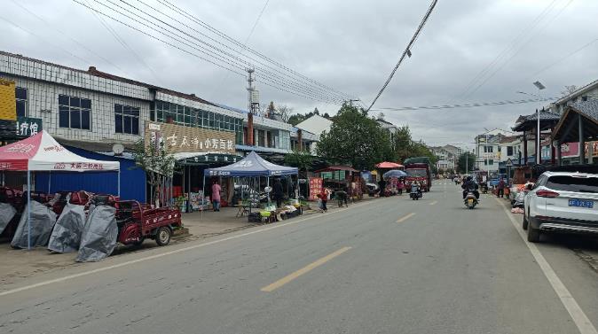 2024年11月26日,汉中洋县槐树关镇槐树关街