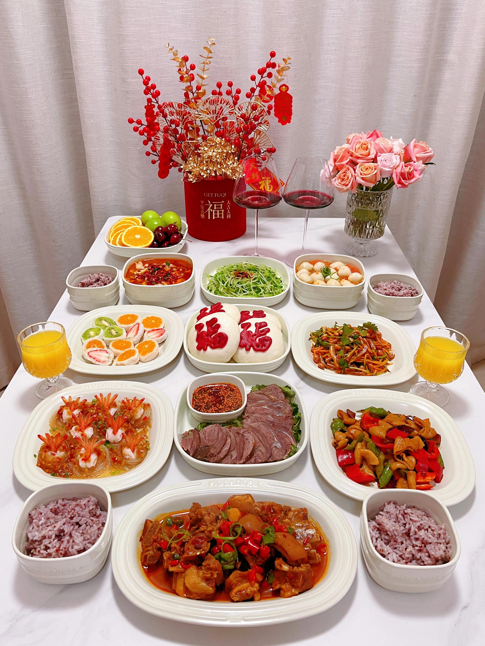 时蔬拌猪耳-事事顺利 卤牛肉-牛气冲天 福字馒头