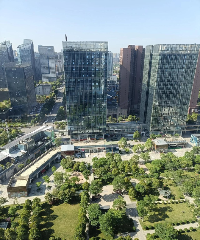 我一同学,23年研究生毕业,毕业后进入了一县城的银行工作