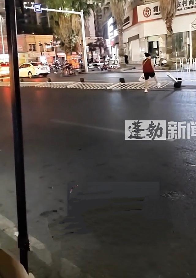 走路大摇大摆,真是横行霸道(走路大摇大摆的动物是什么生肖)